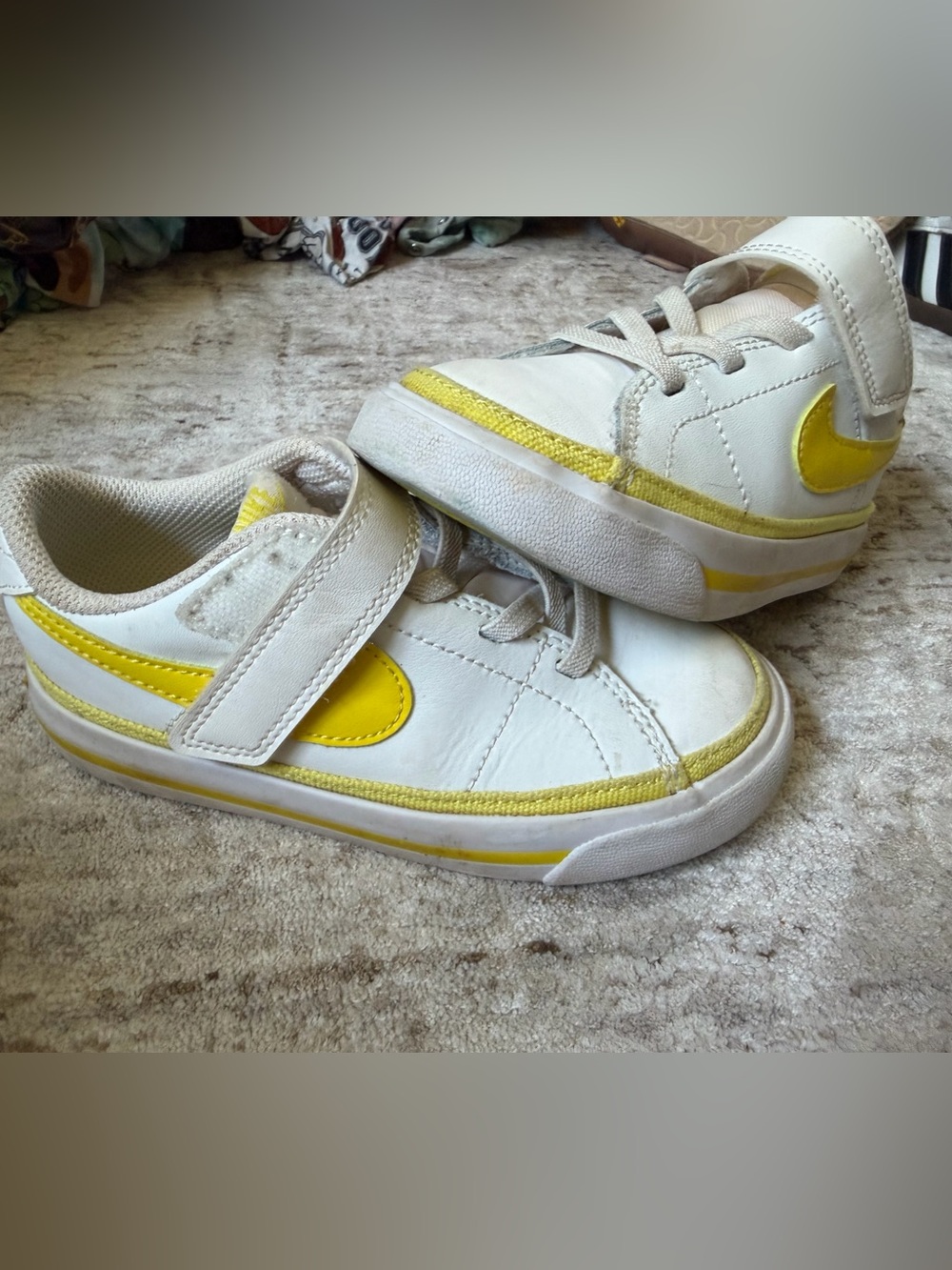 9 - Toddler/Kids Nike White and Yellow Low-Top Sneakers